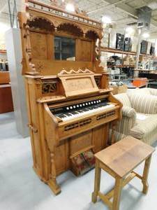 lot 140 image: Antique Plump Organ - 48(w) x 24(d) x 82(h)