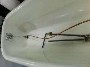 lot 149 image: Antique Claw Foot Bath Tub - Loose foot