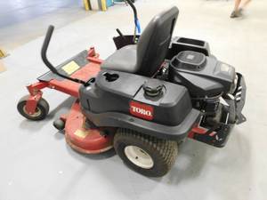 lot 2 image: Toro TimeCutter SS 5000 Zero Turn Mower