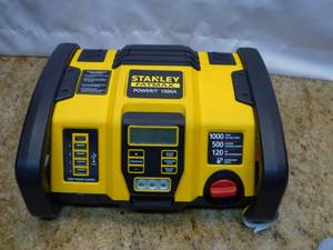 lot 38 image: Stanley PP1DCS Fatmax 1000 Peak Amp Power Station