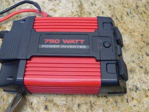 lot 42 image: Chicago Electric 750W Power Inverter Used