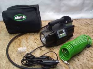 lot 14 image: Slime Heavy Duty Elite Digital Tire Inflator - 40063