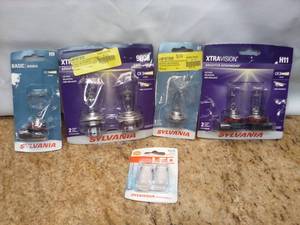 lot 19 image: Misc Automotive Lamps