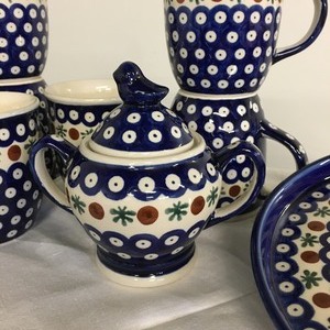 lot 18 image: Fun Polish Dish Lot