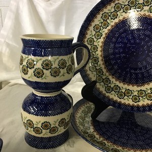 lot 32 image: Polish Dish Lot