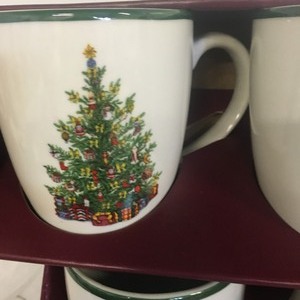 lot 146 image: Radko Christmas Mug Lot
