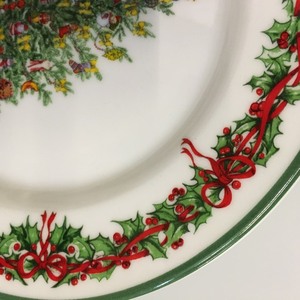 lot 151 image: Radko Loose Holiday Salad Plates