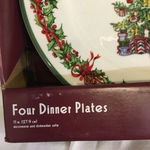 lot 116 image: Christopher Radko Package of Four Dinner Plates