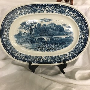lot 44 image: Villeroy & Boch Serving Platters