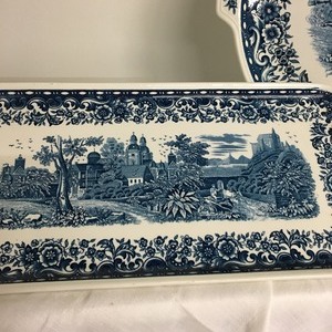 lot 45 image: Villeroy & Boch Serving Dishes