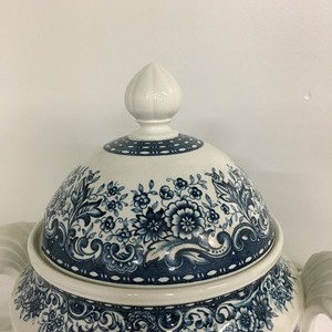 lot 47 image: Villeroy & Boch Soup Bowl