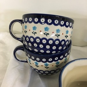 lot 55 image: Polish Soup Mugs and a Gravy Boat