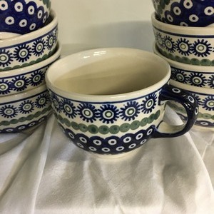 lot 53 image: Soup is on Soup Dish Lot