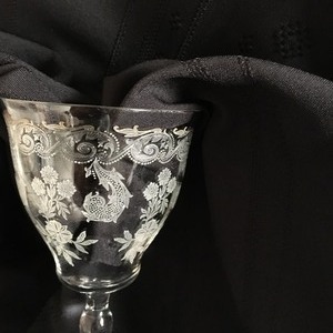 lot 74 image: Lot of Five Antique Etched Wine Glasses w Gold Trim