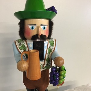 lot 110 image: Steinbach Nutcracker Winegrower