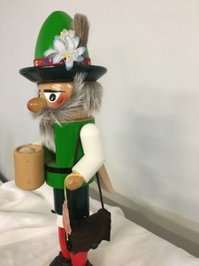 lot 90 image: Steinbach Nutcracker Bavarian Beer Drinker