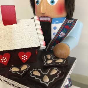 lot 103 image: Steinbach Gingerbread Man Nutcracker