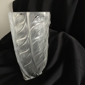lot 85 image: Lalique Vase- Peacock Feather