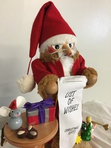 lot 108 image: Steinbach Santa Nutcracker w Wish List