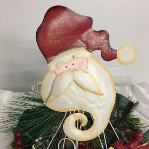 lot 182 image: Decorative Holiday Wreath