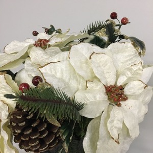 lot 180 image: Floral Christmas Decor