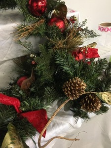 lot 163 image: Garland that is Decorated and Lights Up