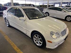 lot 5 image: 2007 Mercedes C280 4Matic