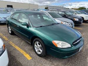 lot 11 image: 2000 Ford Taurus SES