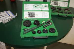 lot 126 image: Greenlee SlugBuster Ratchet Knockout Punch Set 7238SB, Case