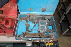 lot 143 image: Bosch Hammerdrill 11220EVS, Drill Bits, Case