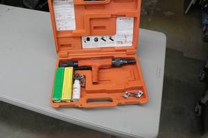 lot 165 image: Ramset Viper Fastener, Fasteners, Case