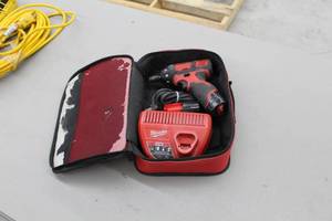 lot 150 image: Milwaukee 12V Cordless Screwdriver, Battery, Charger, Case