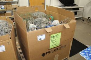 lot 200 image: Lot of (Approximately 32) CCP Luma-Site High Bay Cage Lights 400W Outdoor Metal Halide