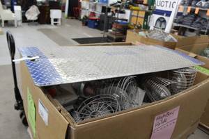 lot 101A image: Uline Dock Plate 5x2