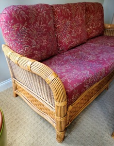Lovely Five Piece Wicker Set