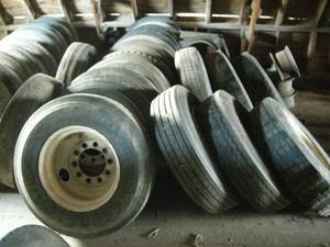 lot 240 image: 21 Used 225 TruckTrailer Wheels