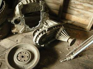 lot 254 image: 2000 F350 Transfer Case, Flywheel, Shroud