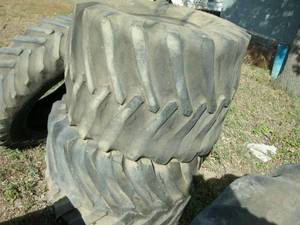 lot 259 image: 2 Used 66x43.00-25 Big Equipment Tires