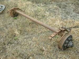 lot 15 image: Misc Axle With 8 Lug Hubs