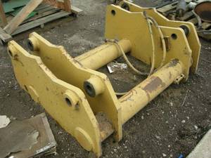 lot 32 image: Loader Quick Hitch