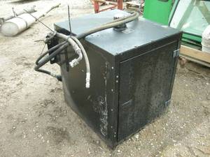 lot 34 image: Hydraulic Fluid Tank with Hoses