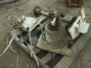 lot 37 image: Hydraulic Parts for Live Bottom Trailer