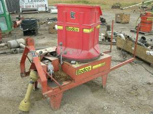 lot 40 image: Bodco Straw-Bale Chopper