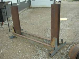 lot 47 image: Heavy Duty Iron Jack Stand