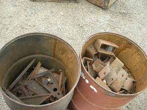 lot 49 image: Trailer Outrigger Bracket Parts