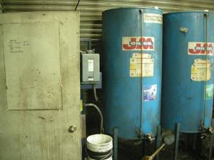 lot 72 image: Upright Oil Storage Tank
