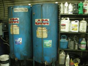 lot 73 image: Upright Hydraulic Oil Storage Tank