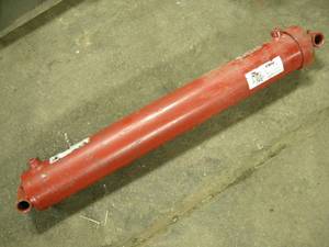 lot 84 image: Chief Hydraulic Cylinder