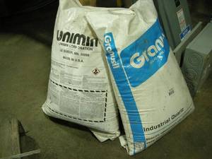 lot 93 image: 2 Bags Granusil Industrial Quartz