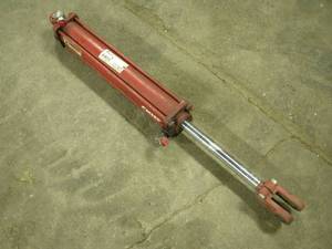 lot 95 image: Chief Hydraulic Cylinder